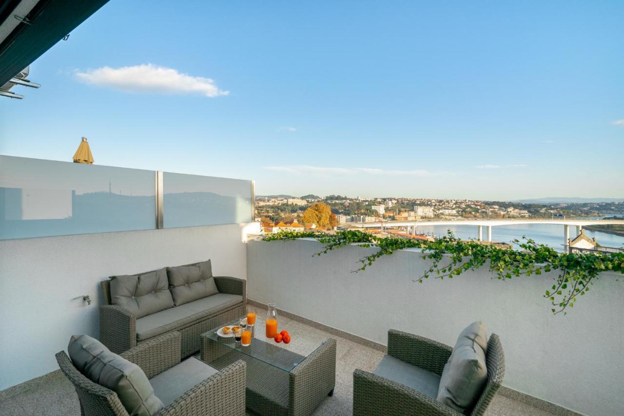 Whome Riverside View Premium Apartment W/ Ac & Terrace Porto Ngoại thất bức ảnh