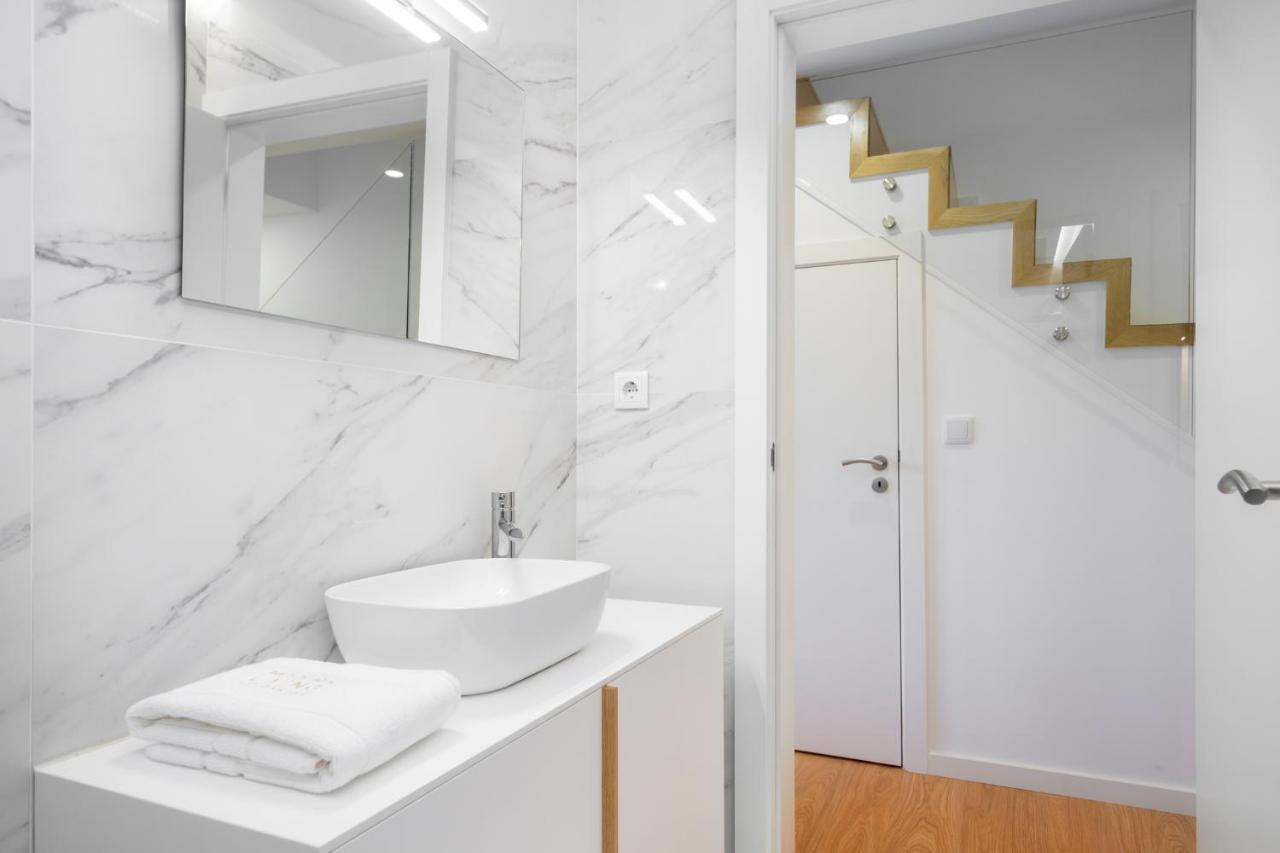 Whome Riverside View Premium Apartment W/ Ac & Terrace Porto Ngoại thất bức ảnh